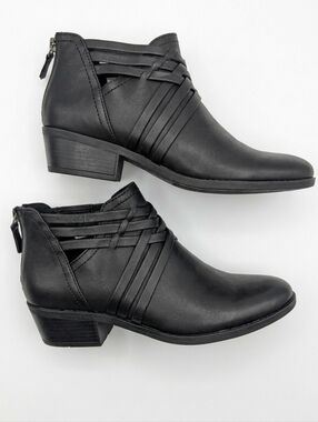 Baretraps Black Strappy Shooties Ankle Boots Stacked Heel Goth Edgy 8 1/2W